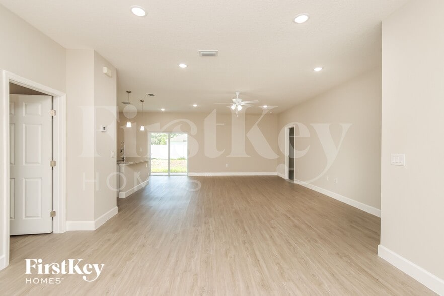 Building Photo - 541 Fellenz St