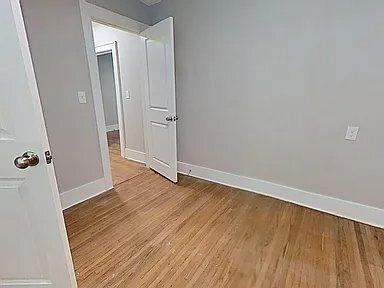 Building Photo - 124 N Yorktown Ave