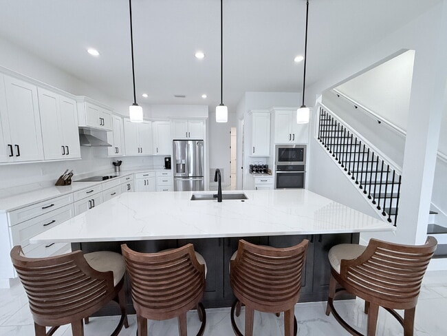 Building Photo - 5 Bedroom and 6 Bathroom, Lake view House