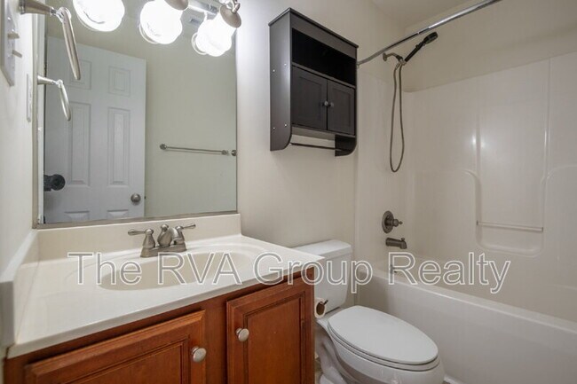 Building Photo - 79 River Run Ln