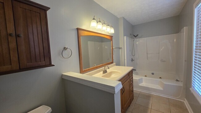 Building Photo - Beautiful Home Now For Lease