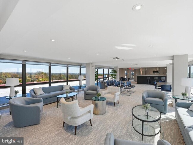 Building Photo - 4390 Lorcom Ln