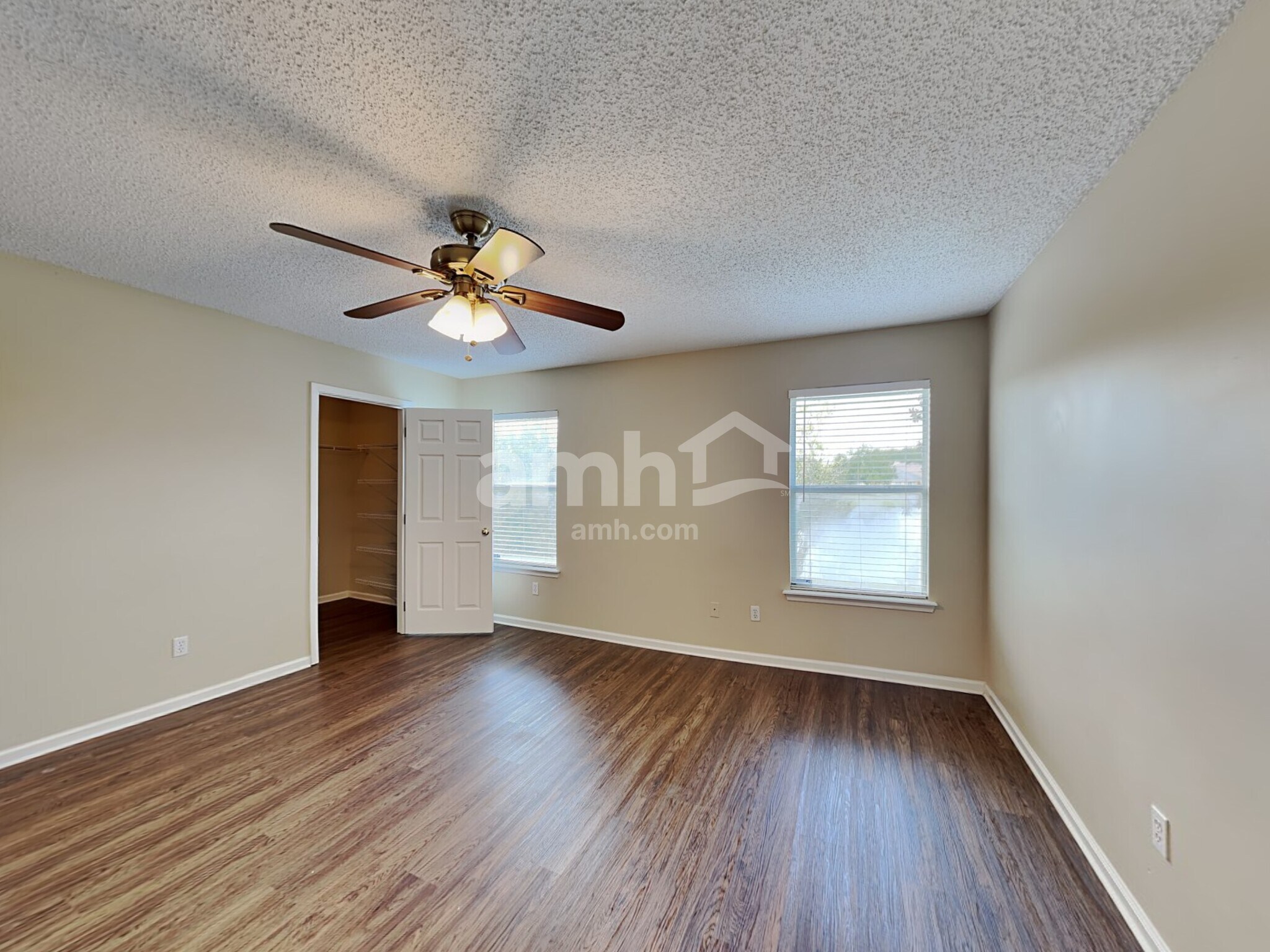 Building Photo - 3353 Chapel Ct
