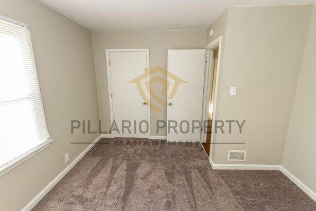 Building Photo - 3 Bed/1 Bath Bungalow near Wes Montgomery ...