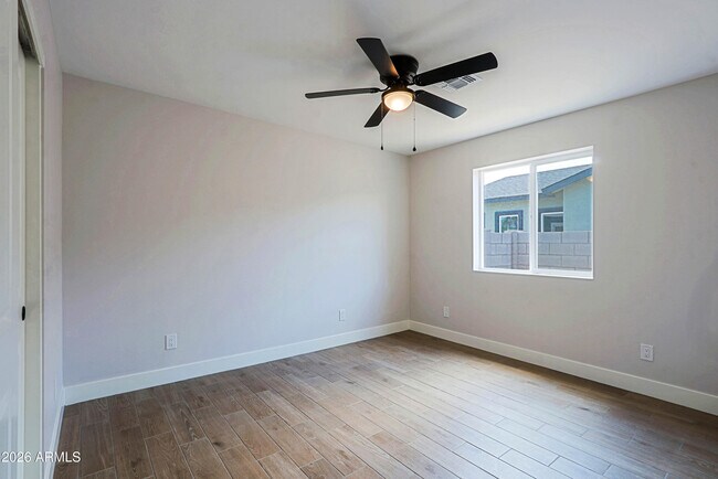 Building Photo - 454 S Pioneer