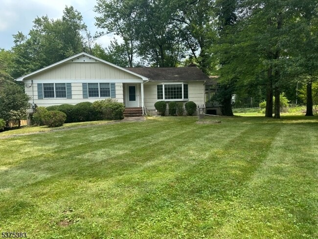 Primary Photo - 4 Sage Dr