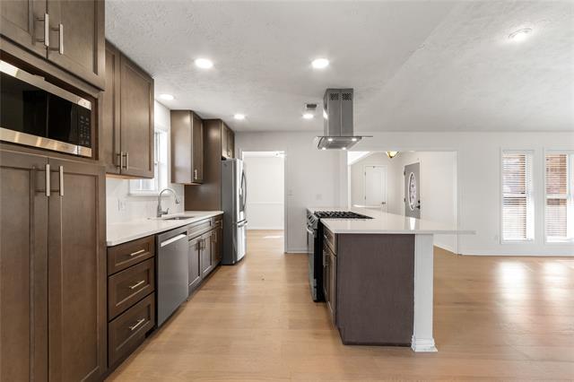 Building Photo - 609 Lake Ridge Dr