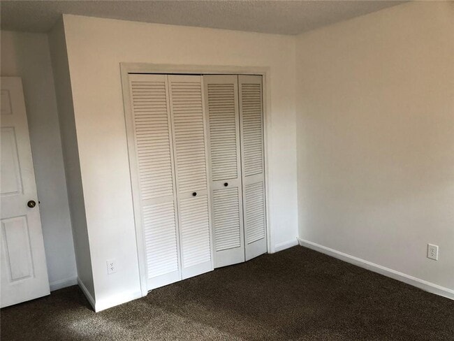 Building Photo - 2535 Raintree Way NE