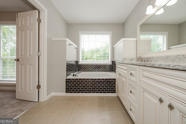Building Photo - 2580 Riverwood SPG