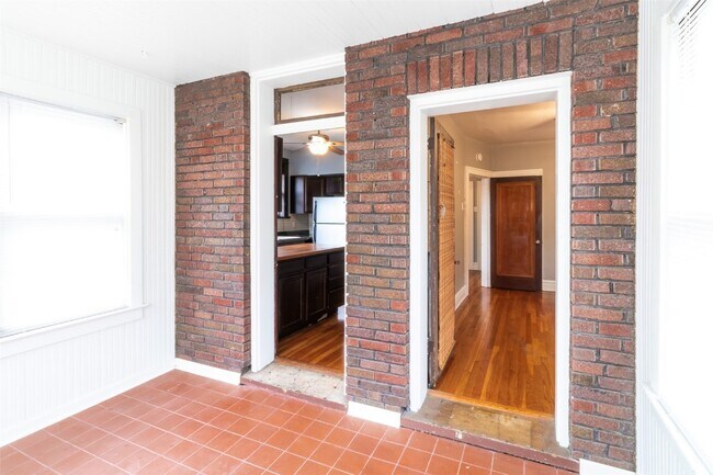 Building Photo - 4989 Tholozan Ave