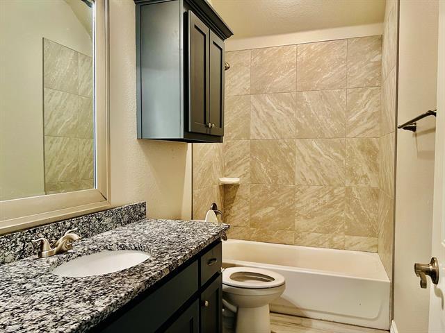 Building Photo - 110 Frank St