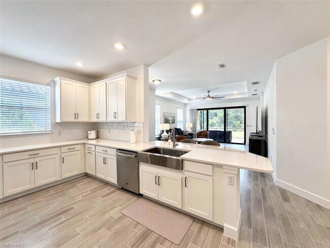 Building Photo - 15514 Vittorio St