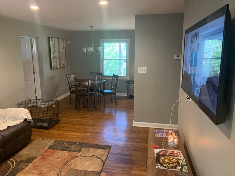 Building Photo - 4838 Bartlett Rd