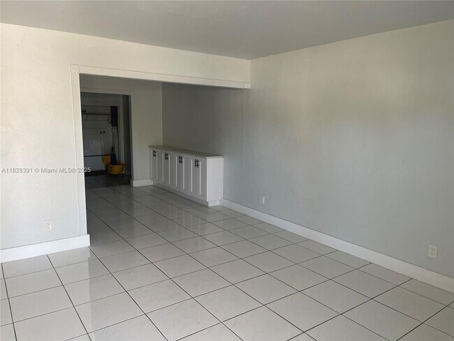 Building Photo - 1172 NW 100th Terrace