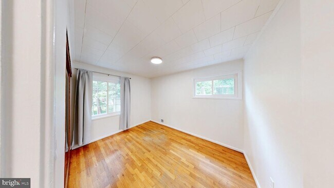 Building Photo - 400 Dean Dr