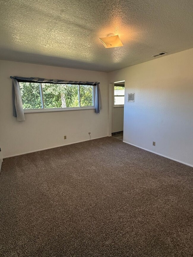 Building Photo - 7389 Newcastle Ln