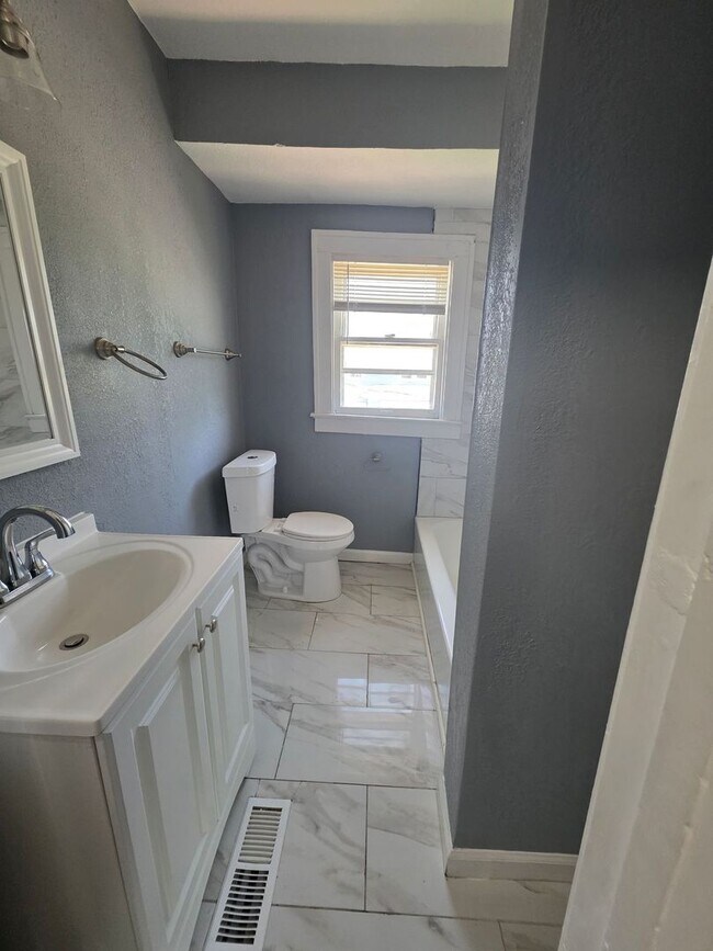 Building Photo - Charming 4 Bedroom, 2 Bath Home with Character & Space