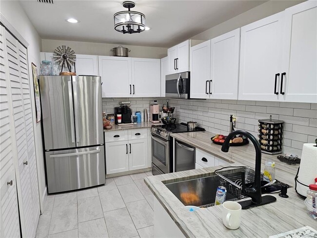 Building Photo - 3300 Loveland Blvd