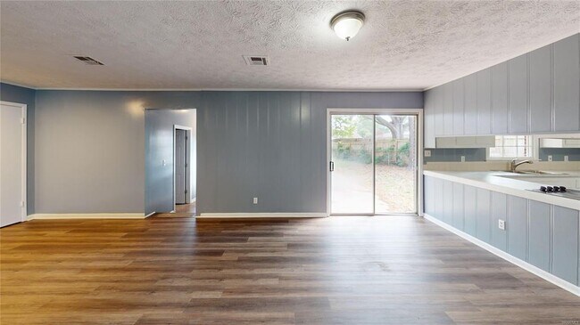 Building Photo - 103 Woodley Ave