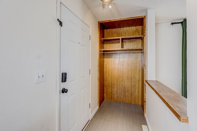 Building Photo - 3bd 2.5 bath Townhome for Rent, also on market for sale