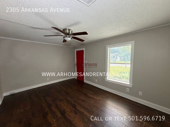 Building Photo - 2305 Arkansas Ave