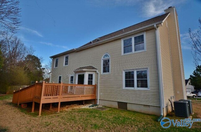 Building Photo - 140 Teal Park Ln