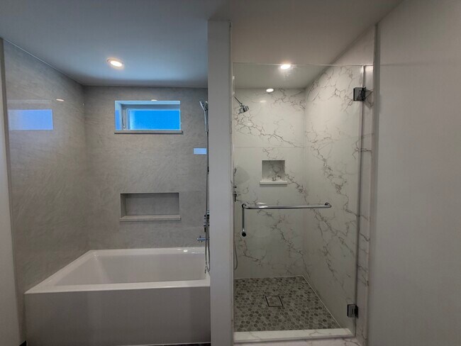 Building Photo - 2109 S Ashland Ave