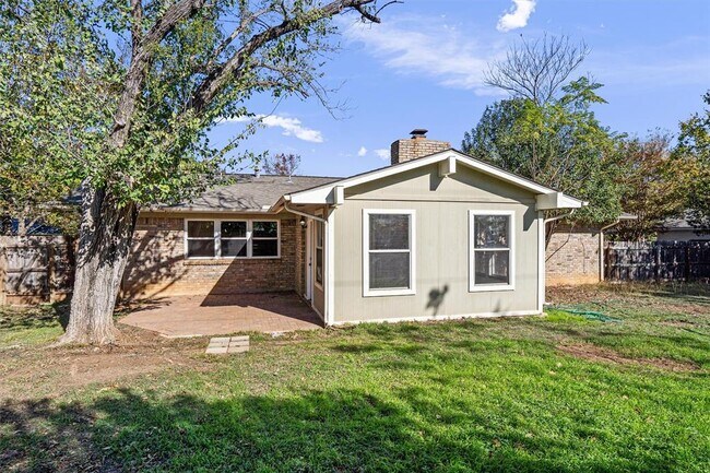 Building Photo - 1912 Terry Ln