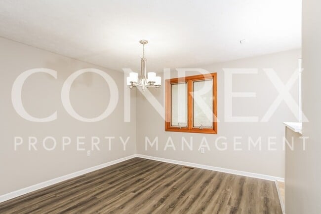 Building Photo - Bi Level home in Cul-de-sac!