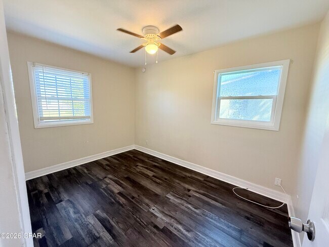 Building Photo - 808 Forestdale Ave