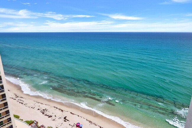 Building Photo - 5420 N Ocean Dr