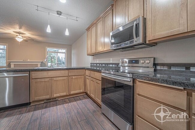 Building Photo - 8108 NE 35th Ave