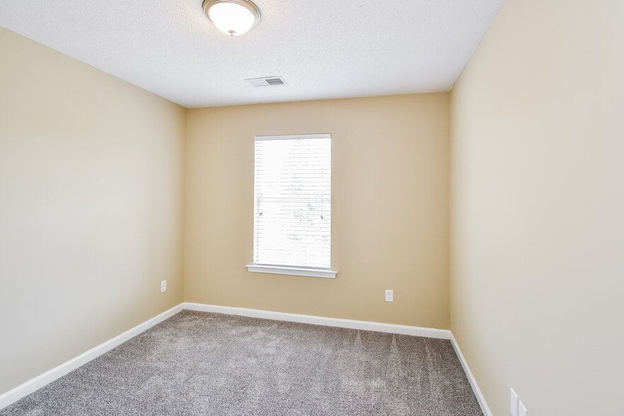 Building Photo - 4599 Tulip Bend Dr