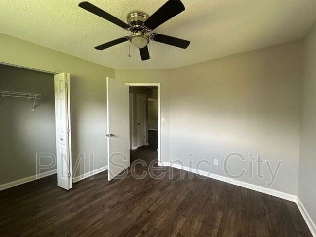 Building Photo - 1220 Gadd Rd