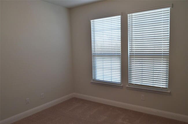 Building Photo - 5501 Crosby Dr