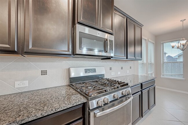 Building Photo - 2111 Post Oak Ct