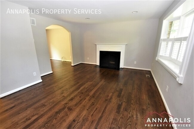 Building Photo - 442 Poplar Ln