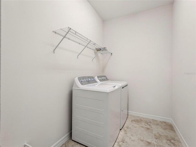 Building Photo - 8125 Sternway Rd