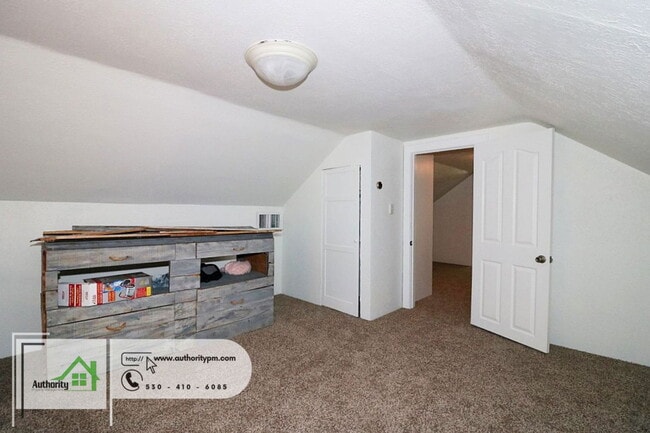 Building Photo - 1840 Heller Ln
