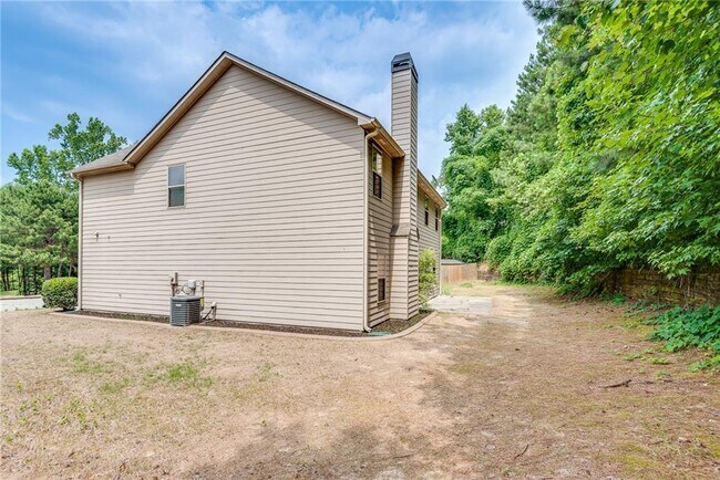 Building Photo - 933 Whitfield Oak Way NE