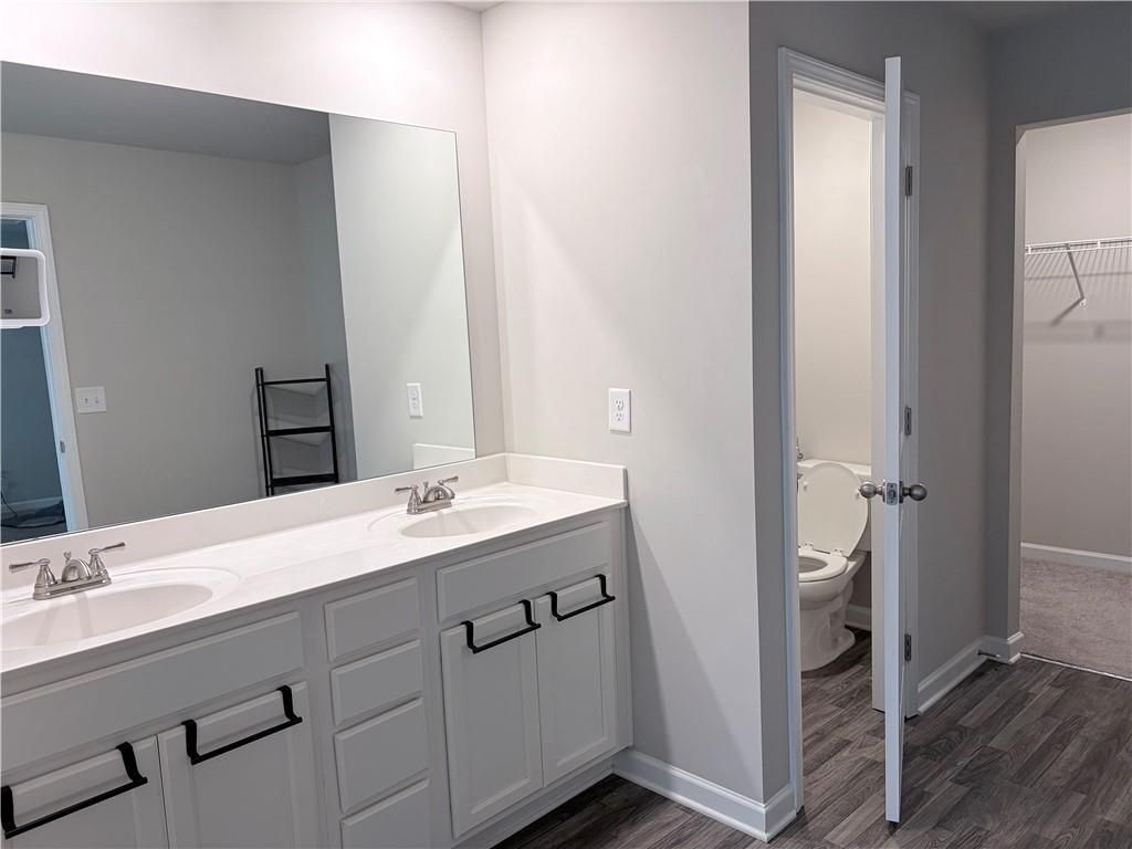 Building Photo - 511 Ruths Dr