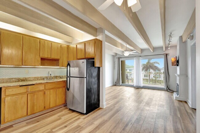 Building Photo - 4500 S Ocean Blvd