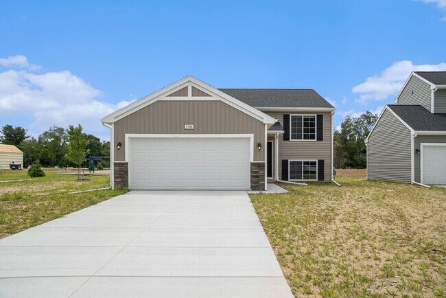 Building Photo - 4447 Pine Creek Dr