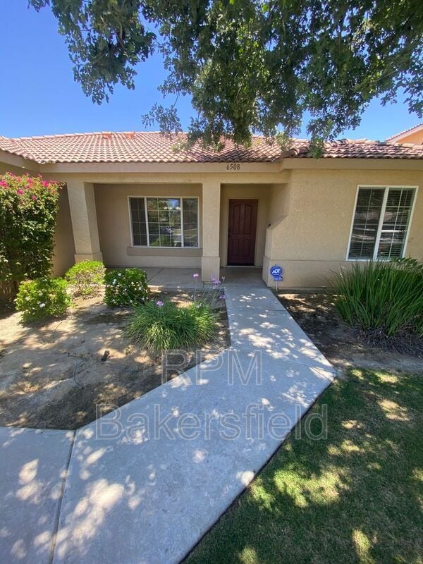 Building Photo - 6508 Arciero St