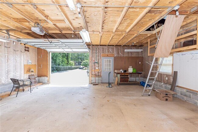 Building Photo - 472 Edwards Ct NW