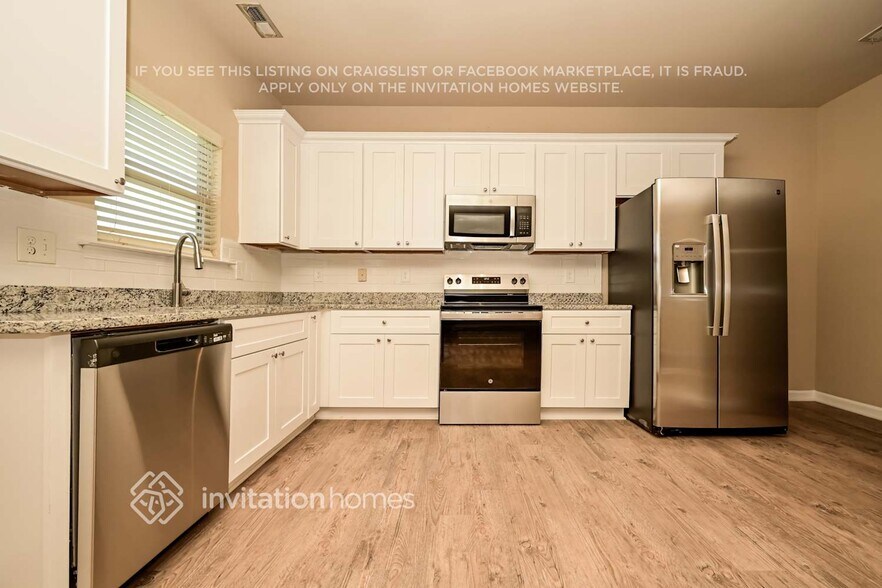 Building Photo - 127 Biscayne Terrace