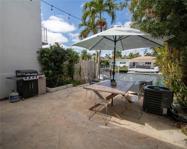 Building Photo - 2117 NE 123rd St