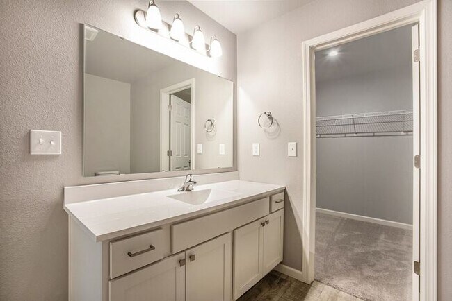 Building Photo - 17544 Silver Maple St