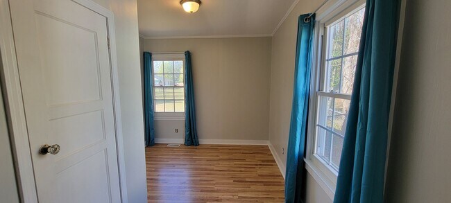 Building Photo - 125 Richlands Ave