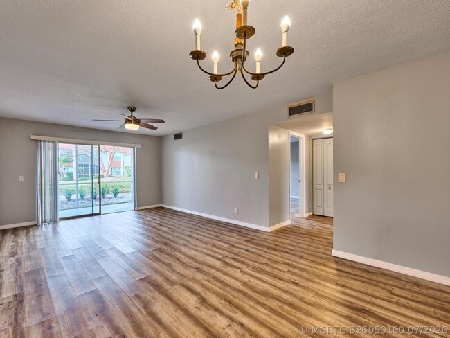 Building Photo - 12021 W Greenway Dr